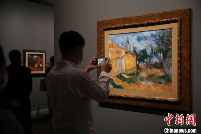 “現代藝術100年——意大利國家現當代美術館珍藏”藝術大展?！埡鄠?攝