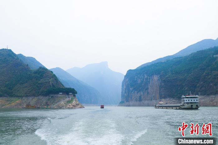 一場(chǎng)巡河“找茬”行動(dòng)，何以巡出碧水東流的長(zhǎng)江？