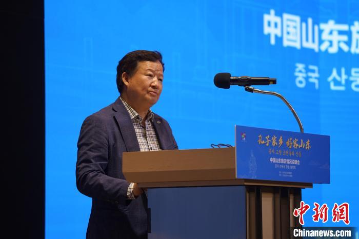 韓國(guó)一般旅游業(yè)協(xié)會(huì)副會(huì)長(zhǎng)白承弻致辭。　劉旭 攝