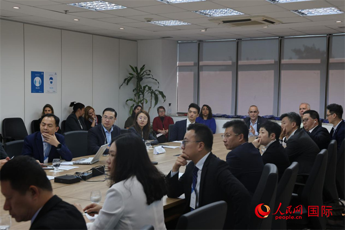 與會代表參與座談交流。人民網(wǎng)記者 時元皓攝