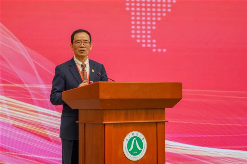 國務(wù)院學(xué)位委員會區(qū)域國別學(xué)學(xué)科評議組秘書長、浙江師范大學(xué)非洲研究院（非洲區(qū)域國別學(xué)院）院長劉鴻武致辭。主辦方供圖