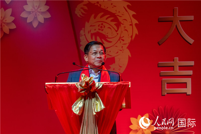 敏昂來主席在新春聯歡會上發(fā)表致辭-人民網記者謝佳君攝