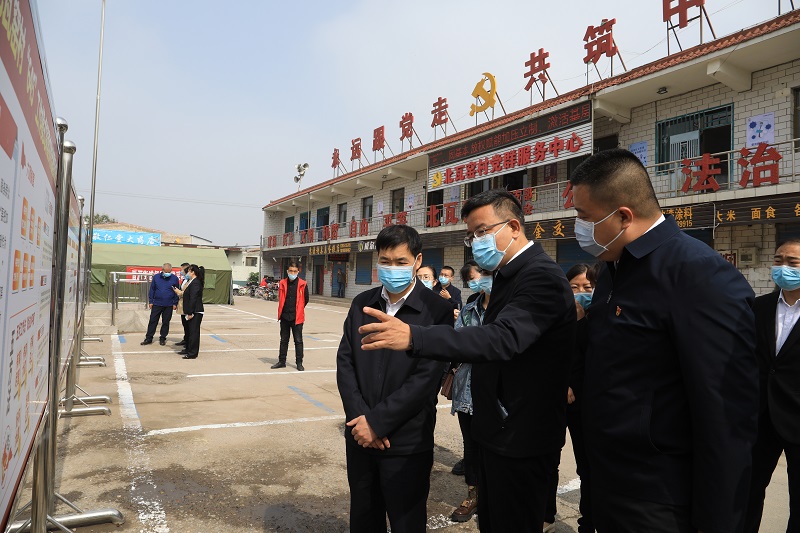 張農壽在晉源街道北瓦窯村調研抓黨建促基層治理能力提升專項行動落實工作。