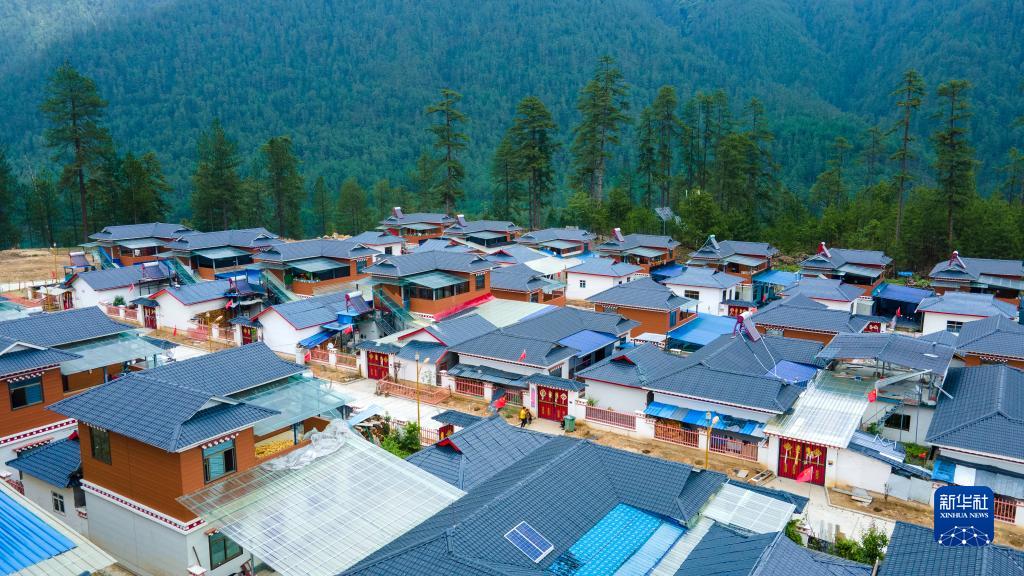西藏林芝：易地搬遷，迎來(lái)幸福新生活