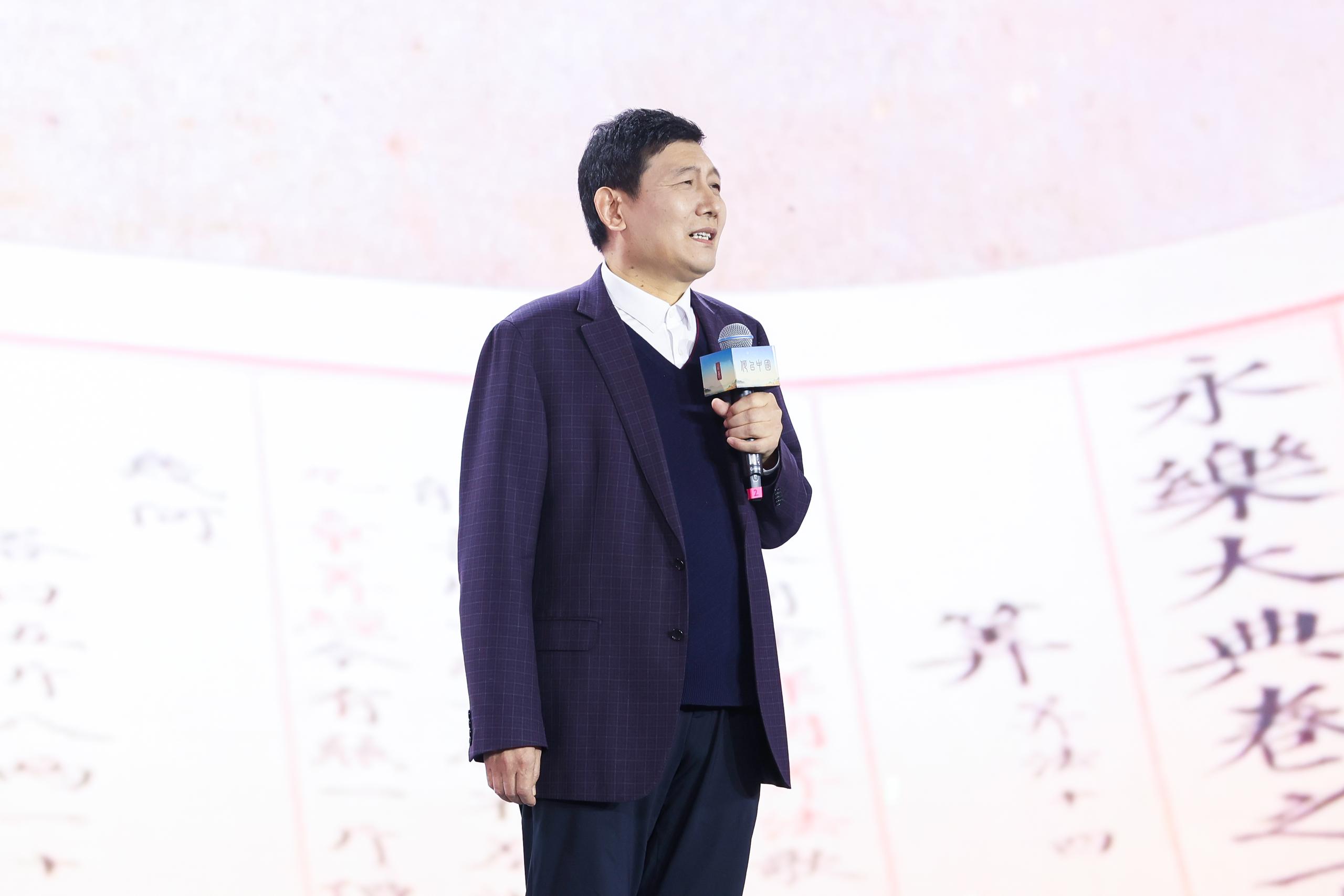 山東大學(xué)文學(xué)院講席教授、《文史哲》主編杜澤遜。人民視頻供圖