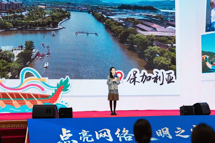 果小桃分享《照亮鄉(xiāng)土，連接世界》