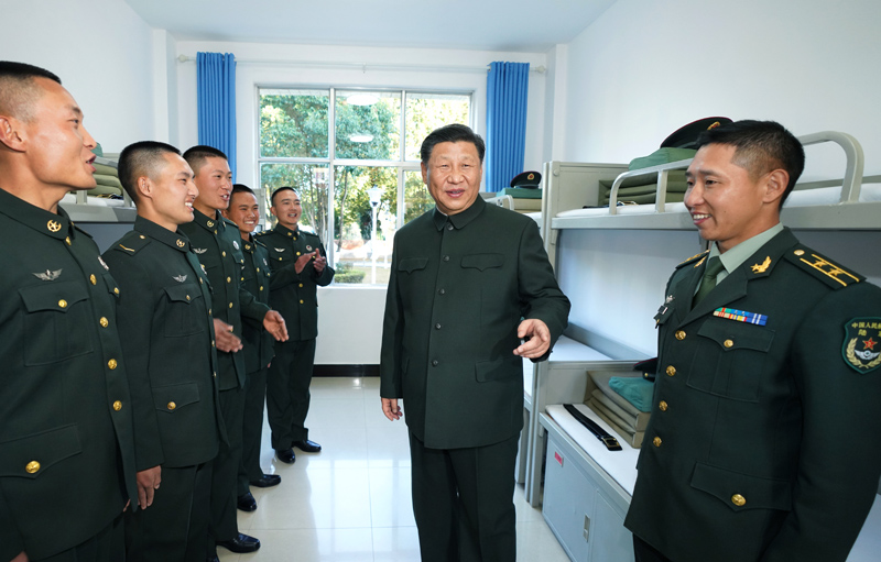 2020年1月19日，習(xí)近平主席視察駐云南部隊(duì)，深入邊防一線，看望慰問(wèn)官兵。