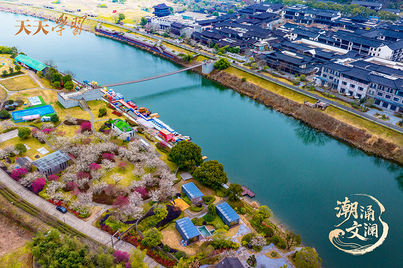 2025年2月17日，浙江紹興，嵊州市越劇小鎮(zhèn)和濕地公園梅花盛開。