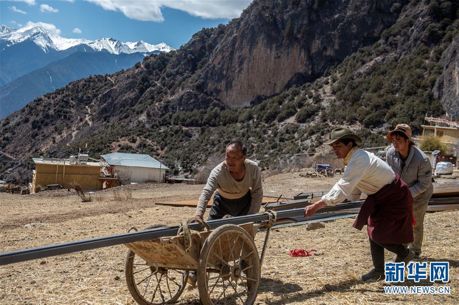 (決戰(zhàn)決勝脫貧攻堅(jiān)·聚焦三區(qū)三州·圖文互動)(2)拓展新天地——云南迪慶藏區(qū)“新產(chǎn)業(yè)”掠影