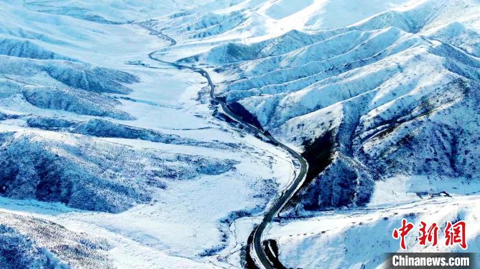 青海：G338線盤坡至熱水段改建工程交工驗(yàn)收全長111公里