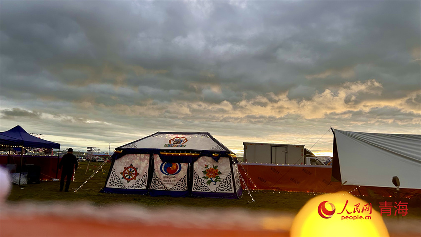 民族風(fēng)情帳篷。人民網(wǎng) 陳明菊攝