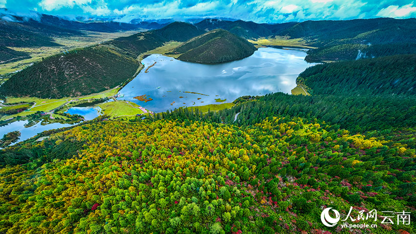 秋日普達(dá)措。格瑪攝