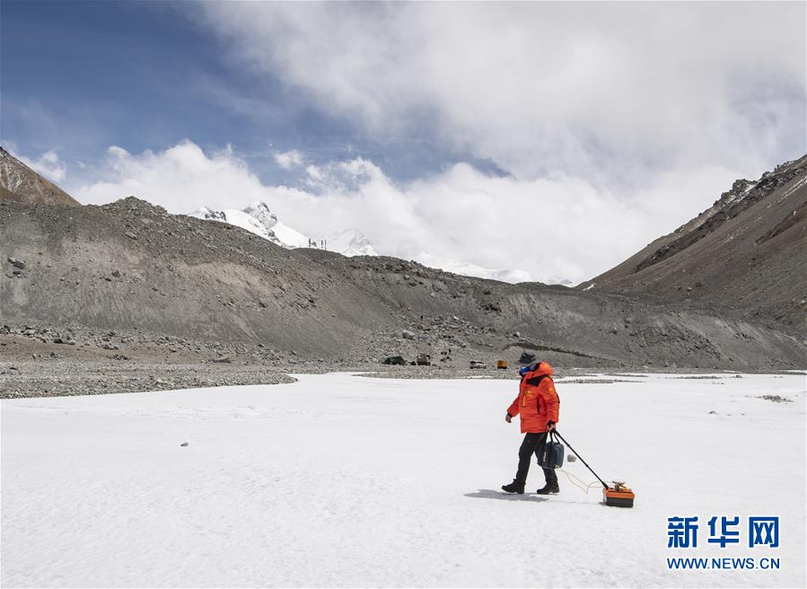（新華全媒頭條·圖文互動(dòng)）（8）往更高處長(zhǎng)、往長(zhǎng)春北京方向移動(dòng)——來(lái)自海拔8848.86米的報(bào)告