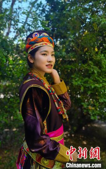 圖為國家級非遺項目——林芝工布藏族服飾?！±盍?攝