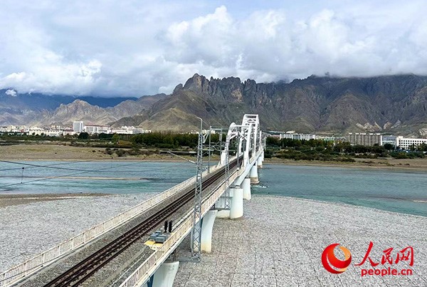 拉薩河特大橋。張敏穎 攝