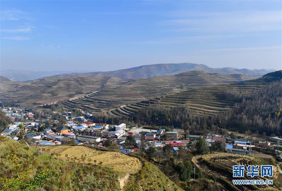 （全面建成小康社會(huì)“百城千縣萬村調(diào)研行”·圖文互動(dòng)）（1）青?？柎澹骸肮夤鞔濉钡娜A麗轉(zhuǎn)身