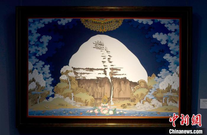 圖為5月16日，展覽中新創(chuàng)唐卡作品《岡底斯山》?！±盍?攝